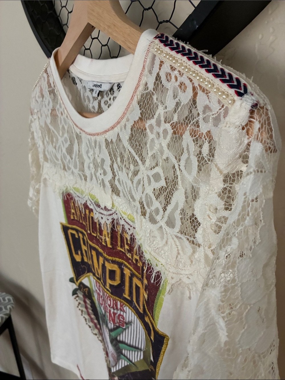 Desigual Baseball NY Queens Tee Shirt with Lace Detailing sleeves - Picture 6 of 12